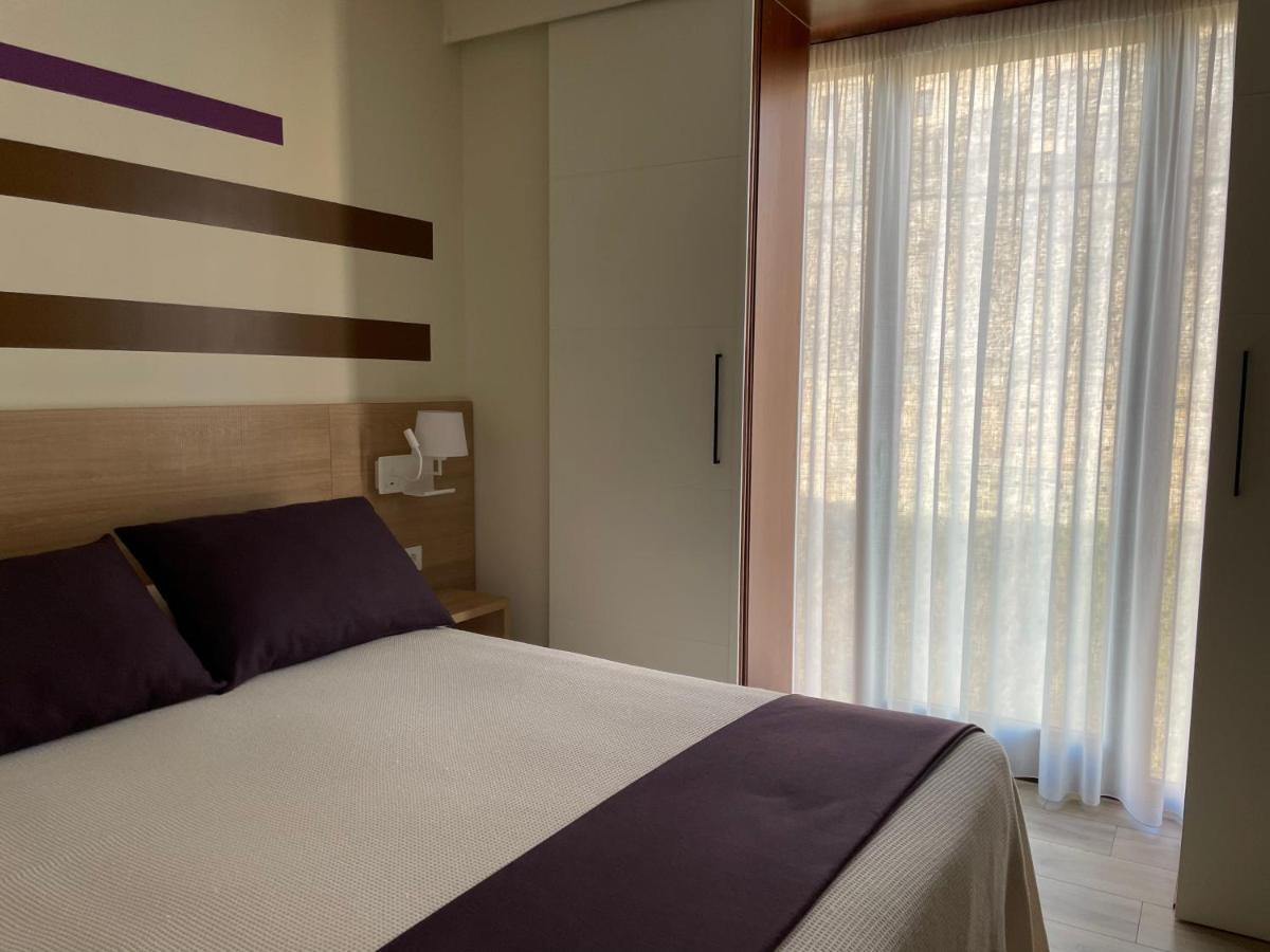 Apartamentos Turisticos Guiana Понферрада Екстер'єр фото